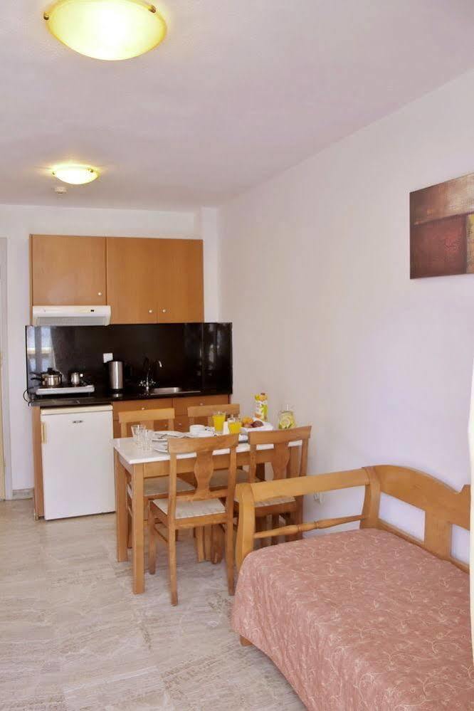 Irini Apartments Platanés Extérieur photo